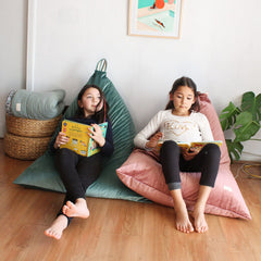 Pouf enfant en éco-velours vert eucalyptus