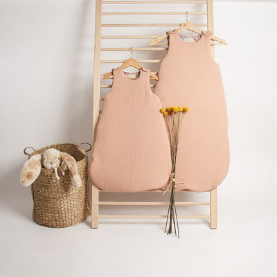 Gigoteuse rose pâle en mousseline de coton bio