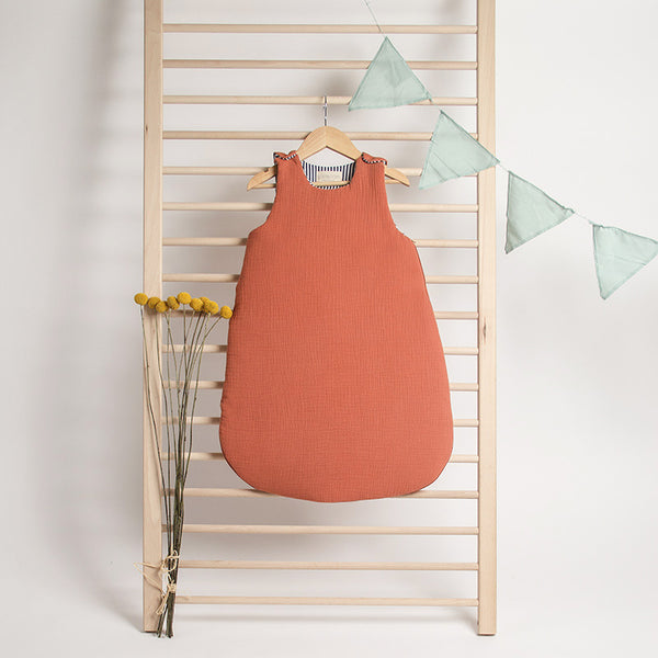 Saco de dormir muselina terracotta en algodón orgánico TOG 2,5